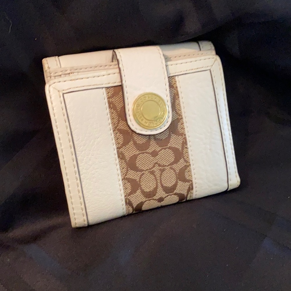 Vintage Coach White leather Classic print wallet